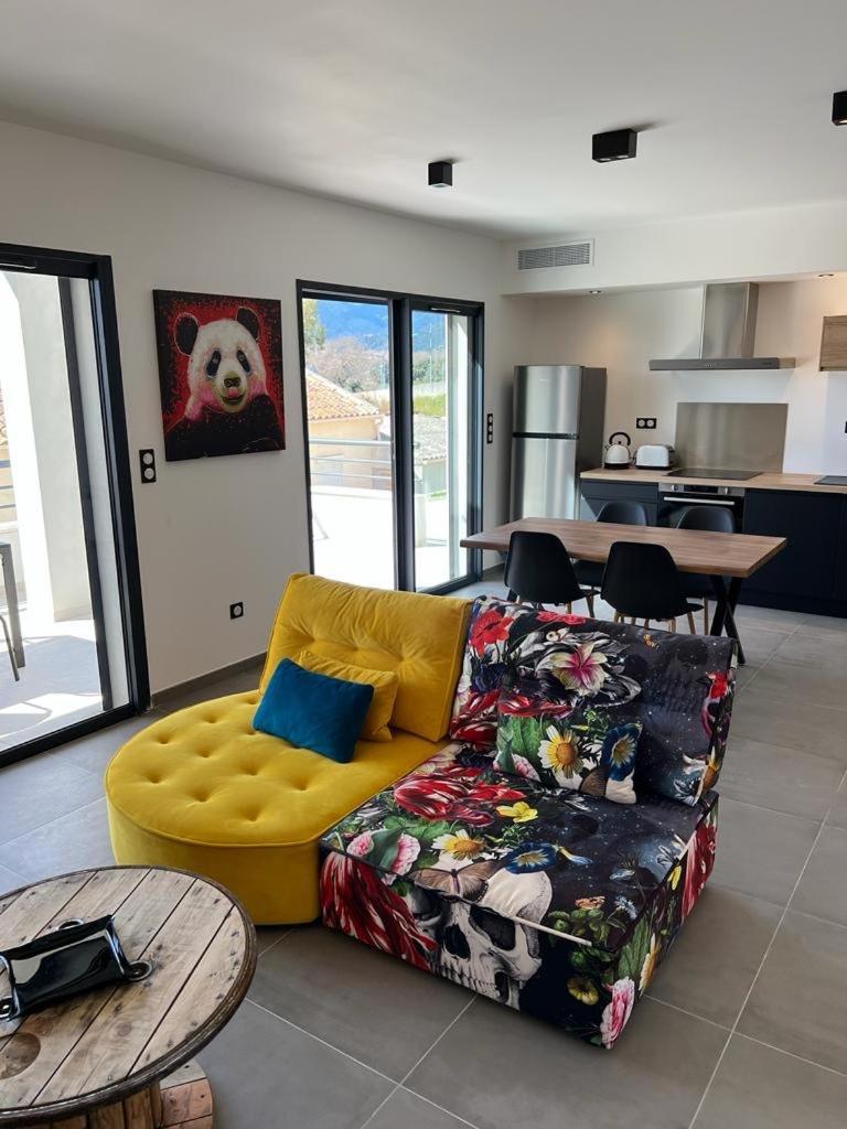 Logement Neuf-Ghisonaccia Centre, A 5Min De La Mer Extérieur photo